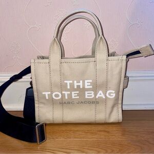 Marc Jacob’s small canvas tote bag in tan